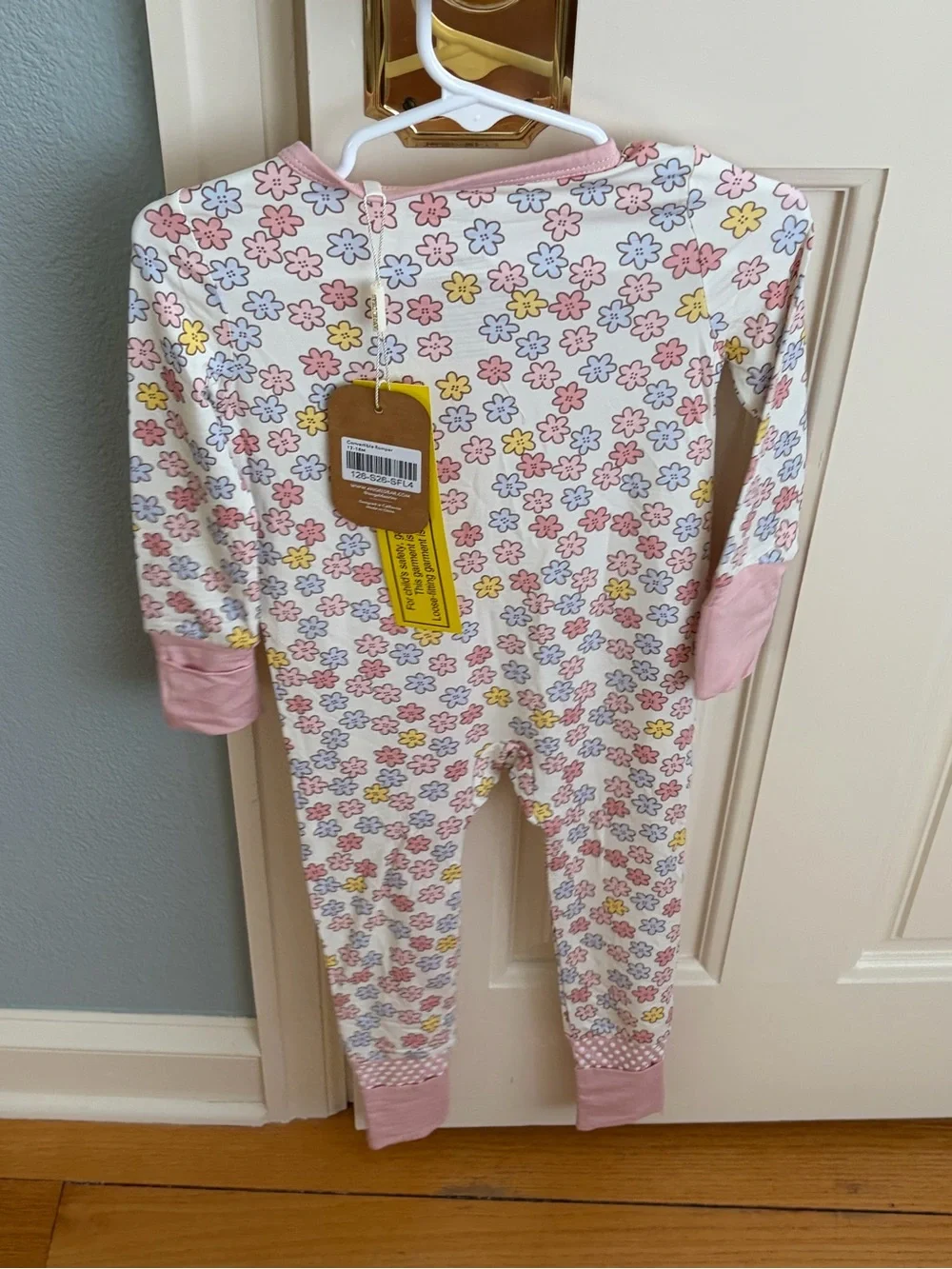 NWT Angel Dear Light Pink Multicolor Daisy Print Convertible Foot Romper Pajama
